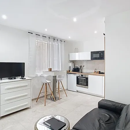 Cosy Viel * Αντίμπ